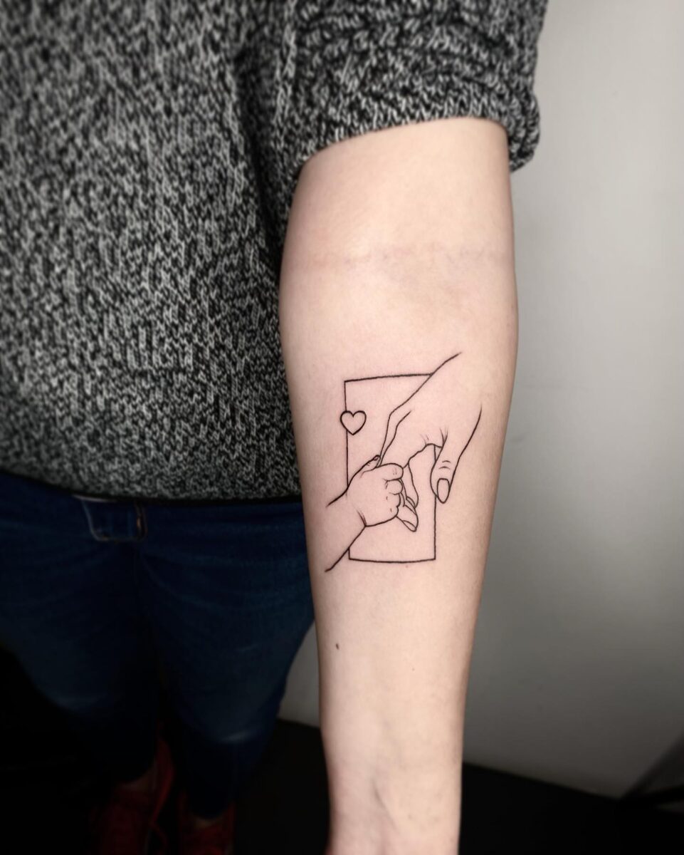 Tattoo Kinderhand In Hand