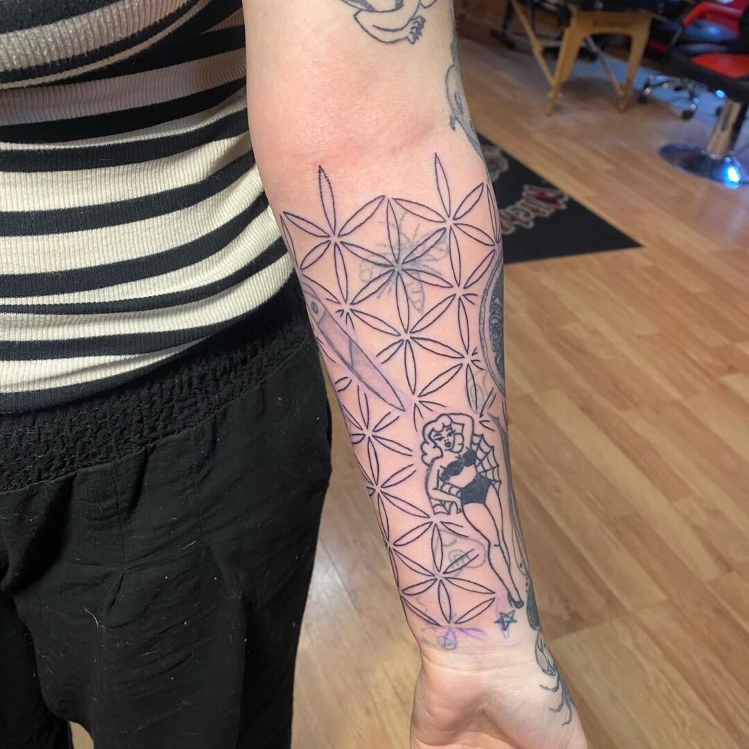 30+ Beautiful Sleeve Filler Tattoo Ideas for Women You'll Love